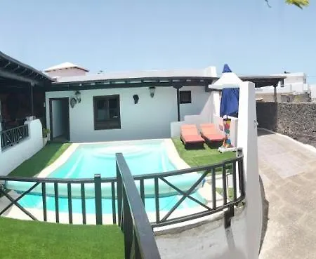 Apto. Con Piscina El Flamboyán 1 Apartamento *